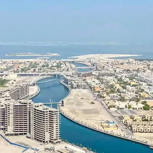 Bnbme - Waterfront Expansive Apt With Maid's Room, Poolside Cafe شقة